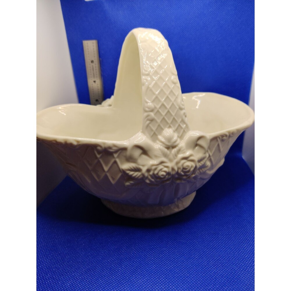 Ceramic Basket with Roses - Picture 4 of 4